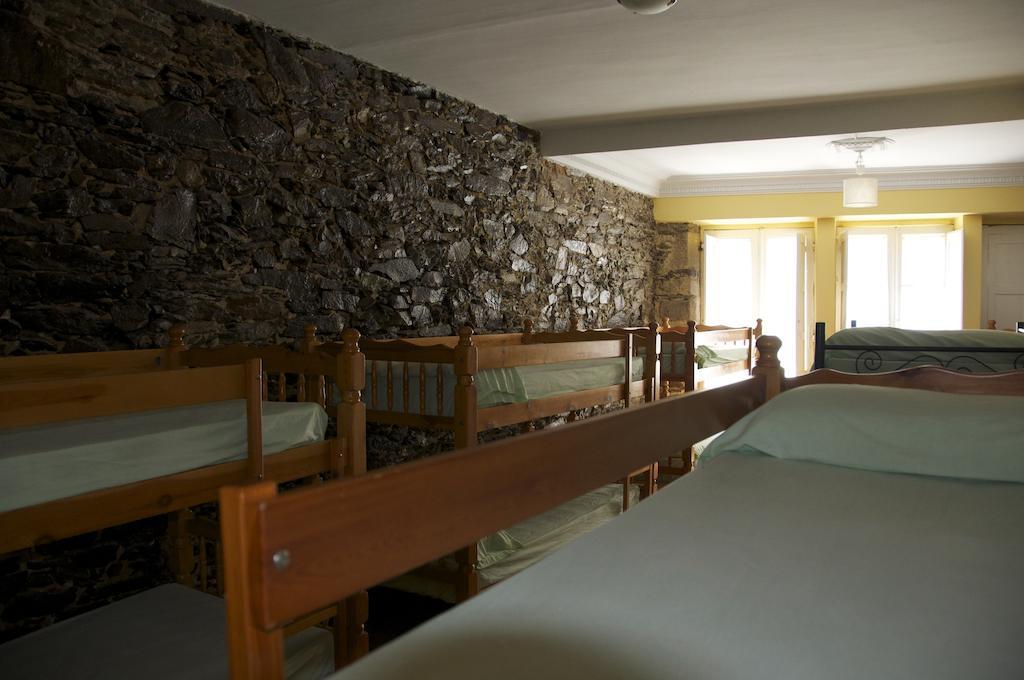 Albergue Los Blasones 사리아루고 객실 사진