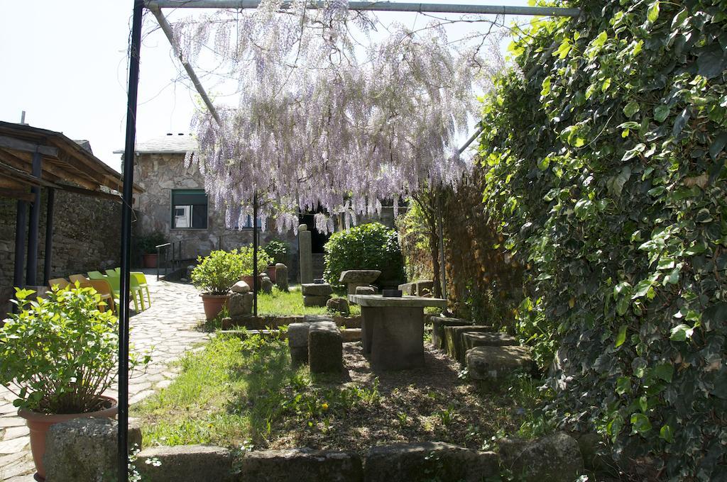 Albergue Los Blasones 사리아루고 외부 사진